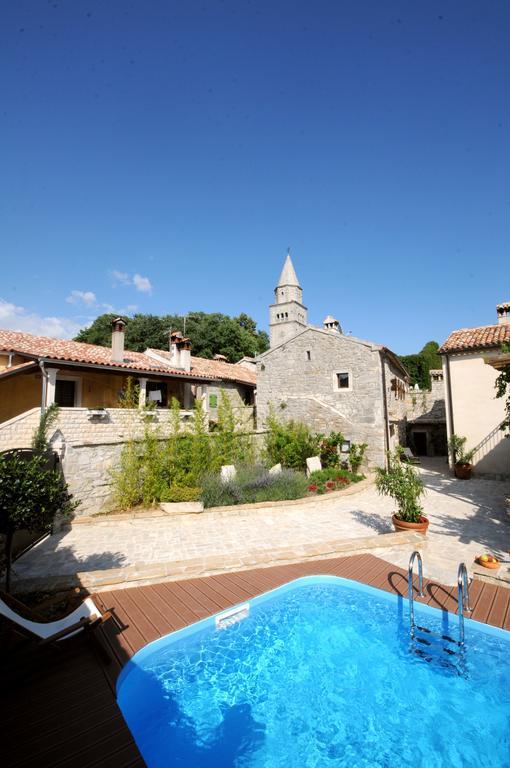 Holiday Homes Poli Svetega Antona Gračišće Bagian luar foto