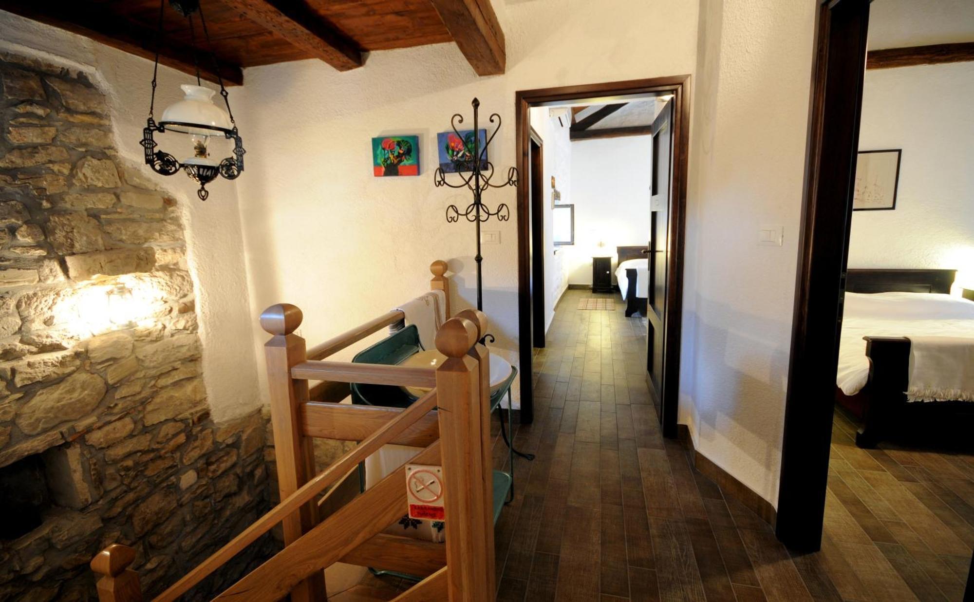 Holiday Homes Poli Svetega Antona Gračišće Bagian luar foto