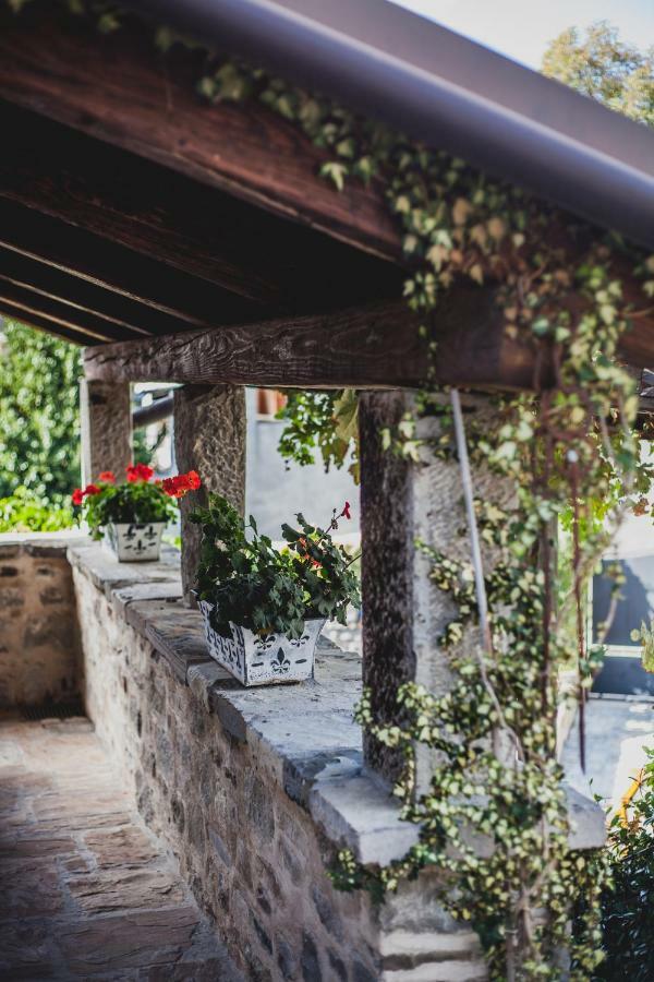 Holiday Homes Poli Svetega Antona Gračišće Bagian luar foto