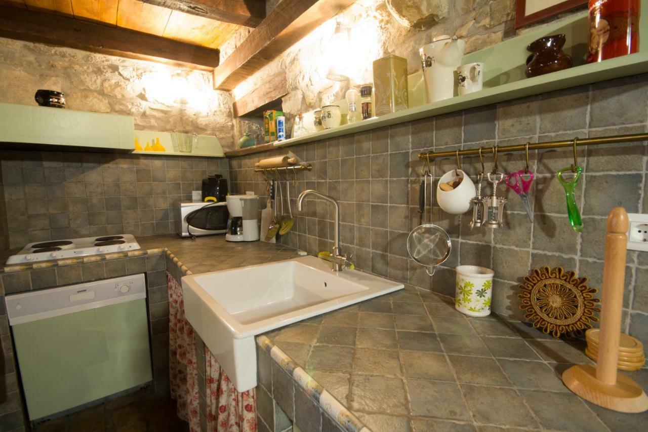 Holiday Homes Poli Svetega Antona Gračišće Bagian luar foto